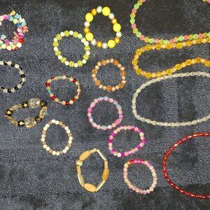 Hello everyone, I'm selling necklace sets and bracelets